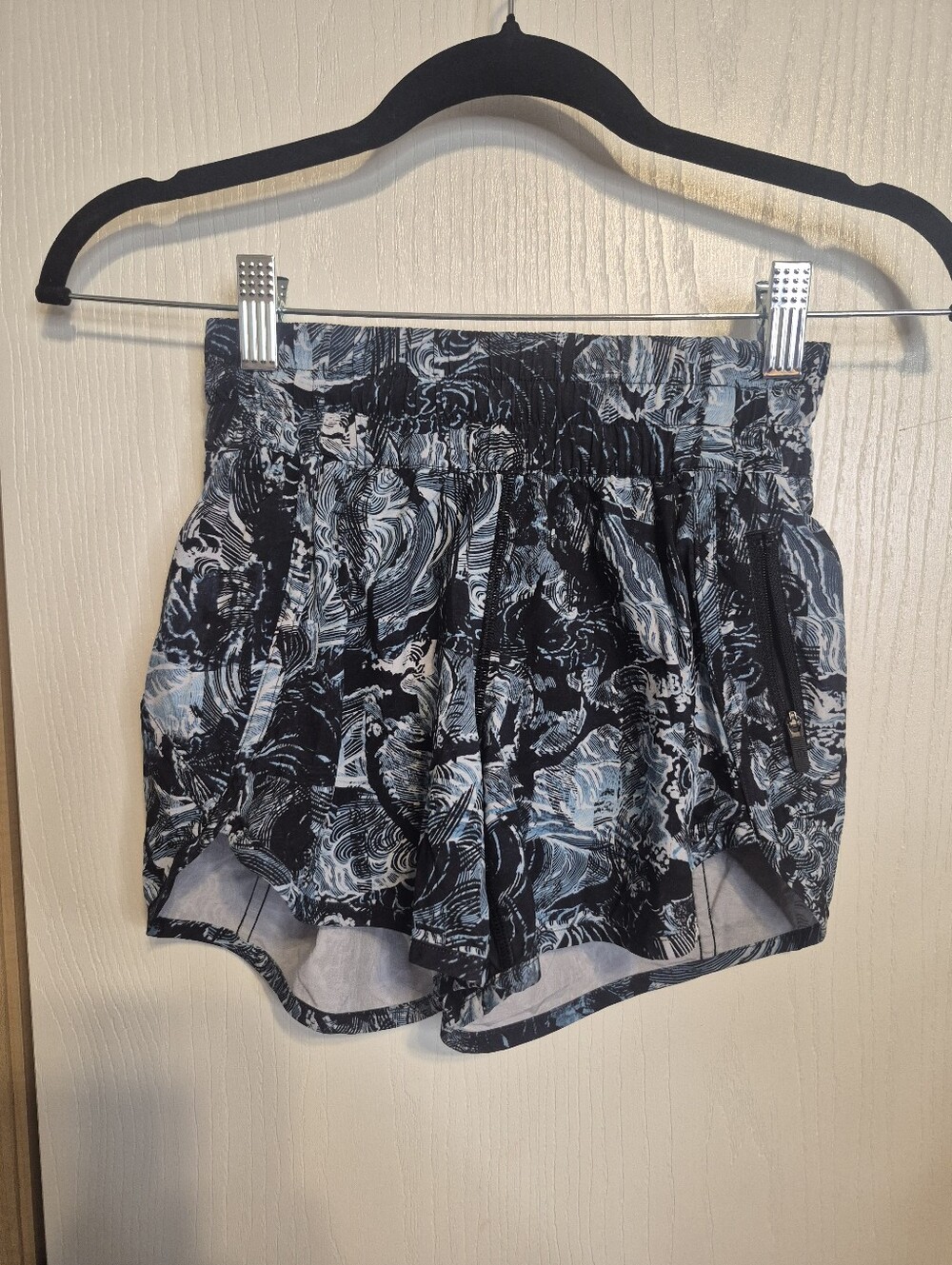 Lululemon Tracker Short V Eternal Wave Starlight black